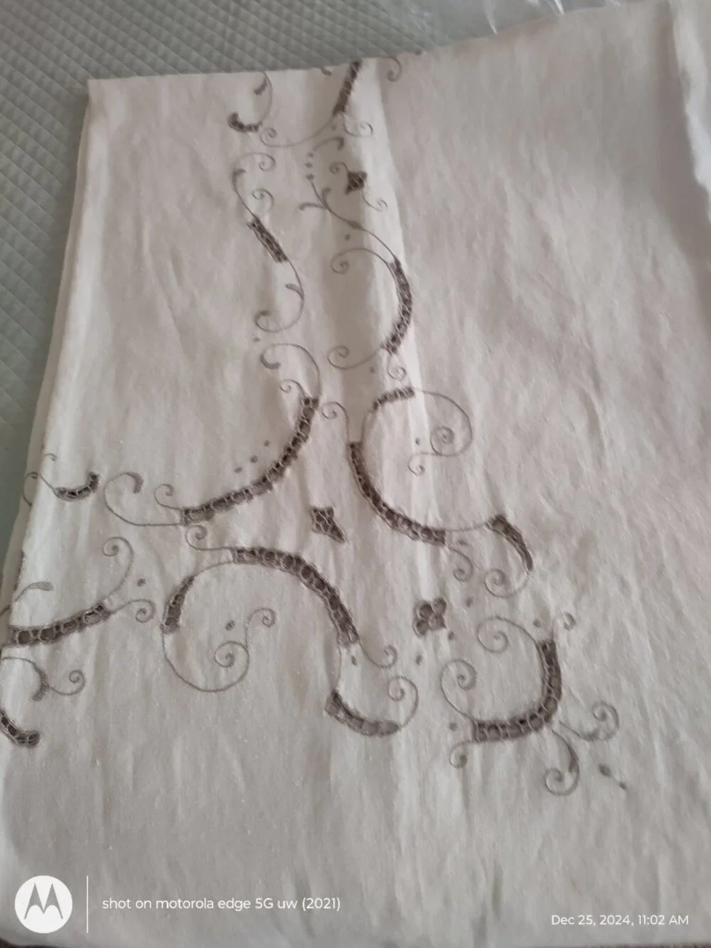 MATOUK 100% LINEN TABLECLOTH EIGHT MATCHING NAPKINS TAUPE EMBROIDEREY ACCENT